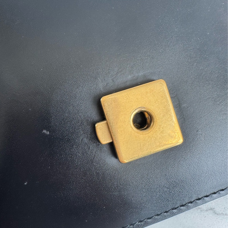 Gucci黑色皮革紅愛心鏈包 限定款✨✨-56