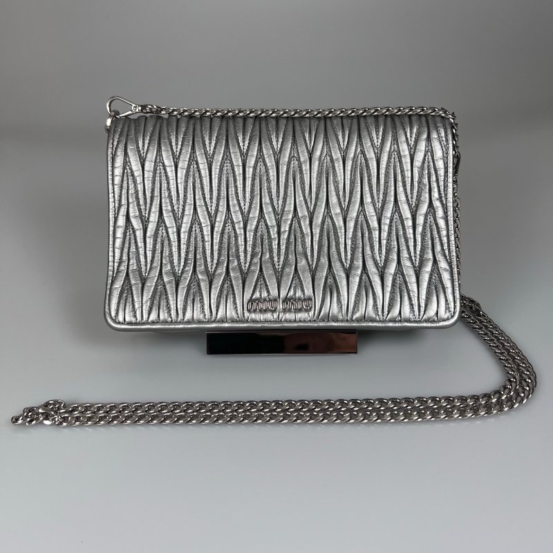 MIUMIU 銀色納帕-0