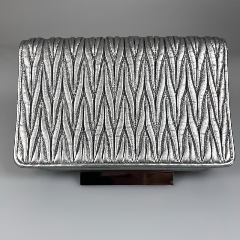 MIUMIU 銀色納帕-1