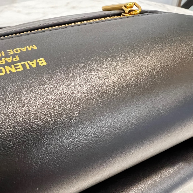 Balenciaga 黑牛皮霧金釦Bel Air XS 下蓋肩斜背包-16