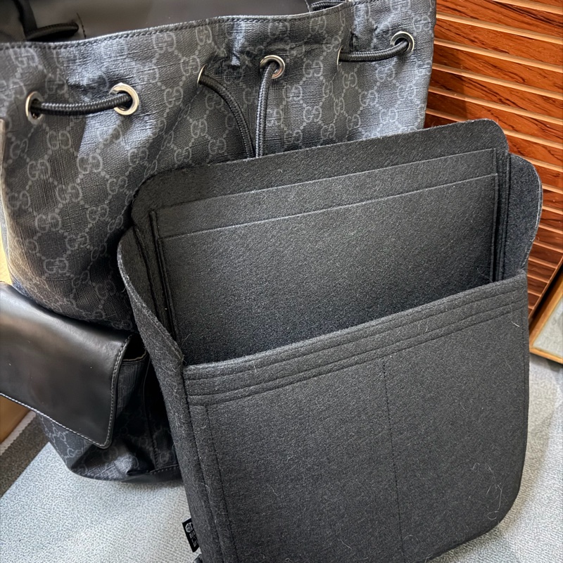 Gucci黑牛皮LOGO後背包(495563)-10