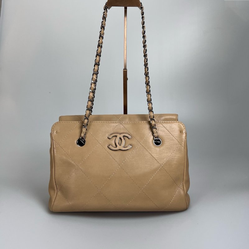 CHANEL 銀扣菱格紋手提單肩包 奶茶-0