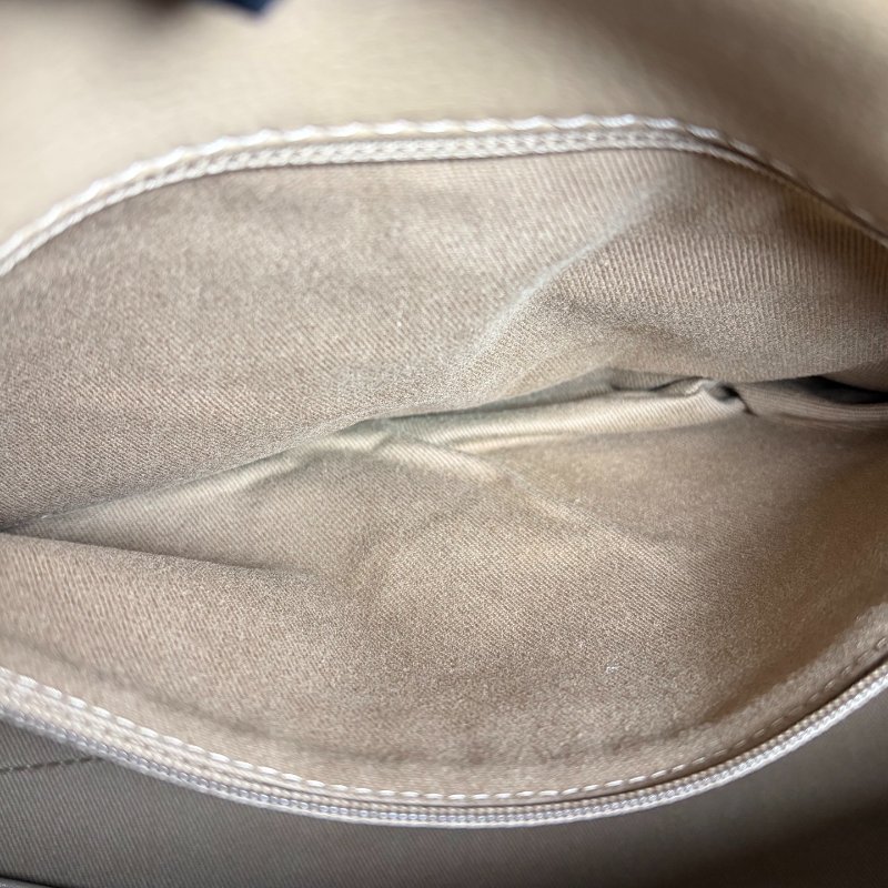 CHANEL 銀扣菱格紋手提單肩包 奶茶-7