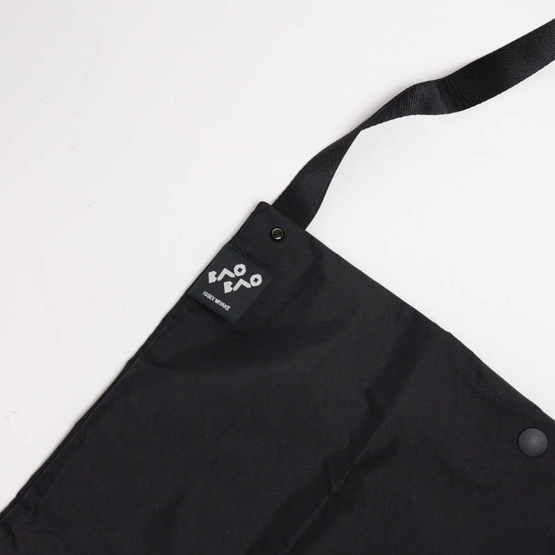 三宅一生 Carat 3x3手提包 金屬藍色-7