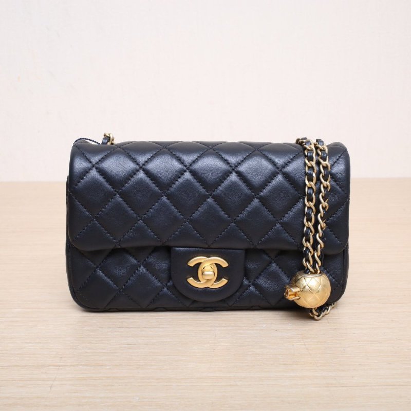 CHANEL CF口蓋包大Mini20黑色羊皮晶片開金扣金球調節扣肩帶肩背包-1