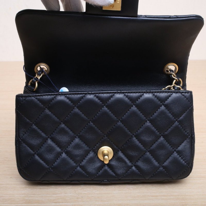 CHANEL CF口蓋包大Mini20黑色羊皮晶片開金扣金球調節扣肩帶肩背包-3