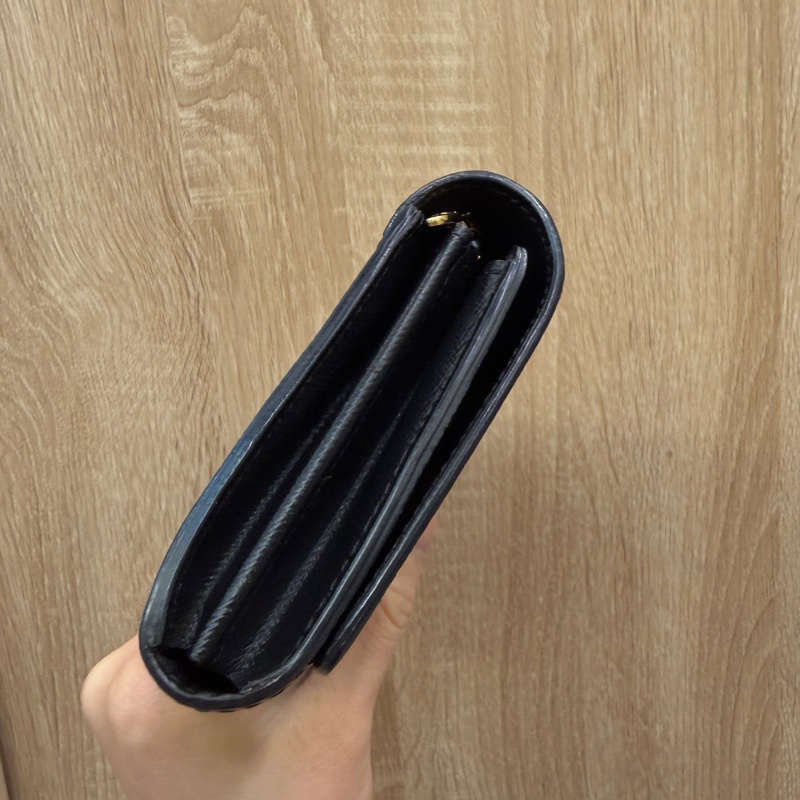 LV 黑Epi牛皮金釦Twist 12卡長夾M80690-3