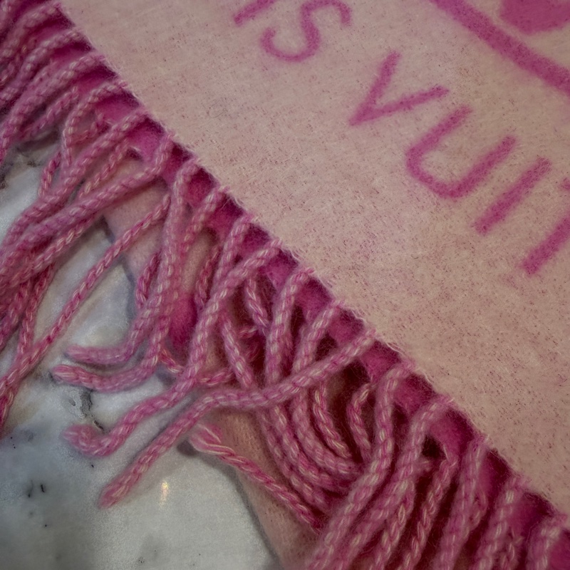 LV 桃粉雙色羊絨Reykjavik 流蘇圍巾M76066-3