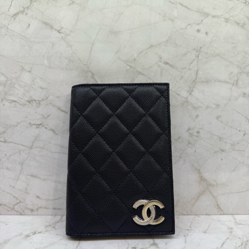 CHANEL黑色銀水鑽雙菱格紋護照套晶片-0
