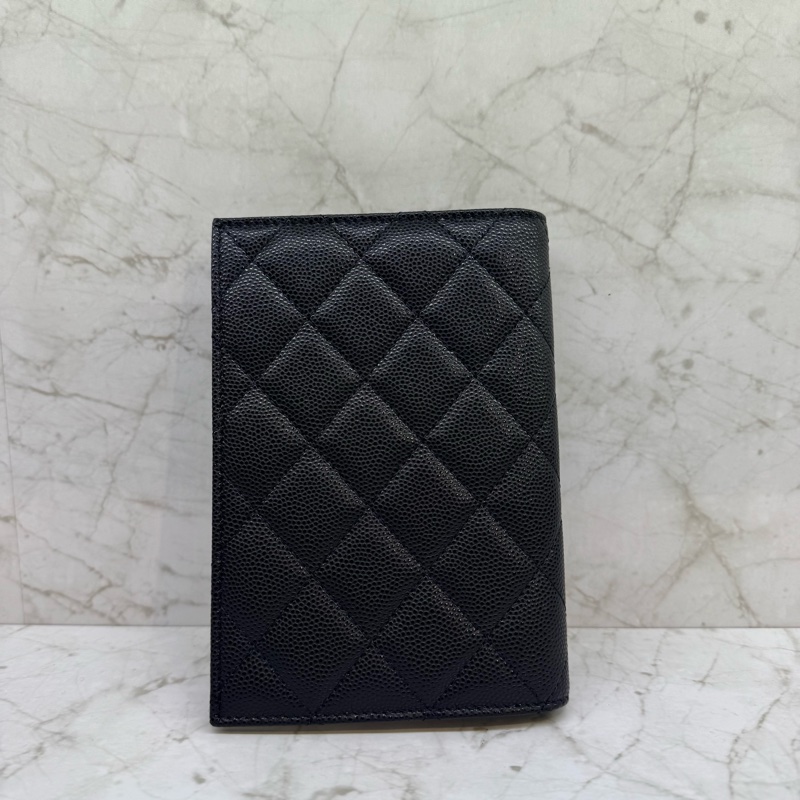 CHANEL黑色銀水鑽雙菱格紋護照套晶片-2