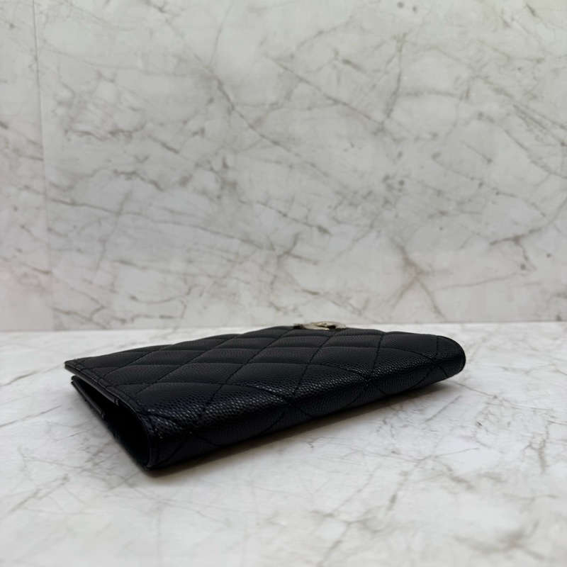 CHANEL黑色銀水鑽雙菱格紋護照套晶片-3