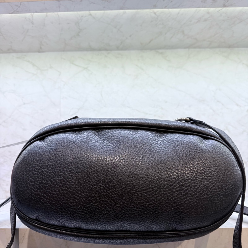 GUCCl黑色牛皮水桶背包-4