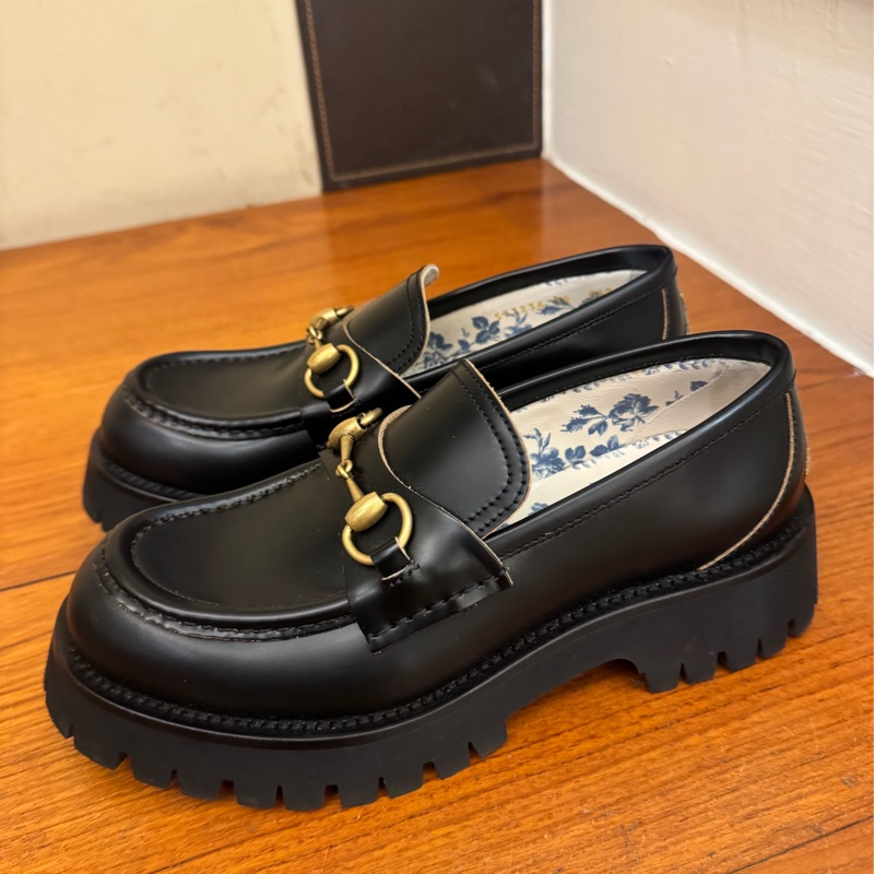 Gucci黑色金馬銜釦樂福鞋-2