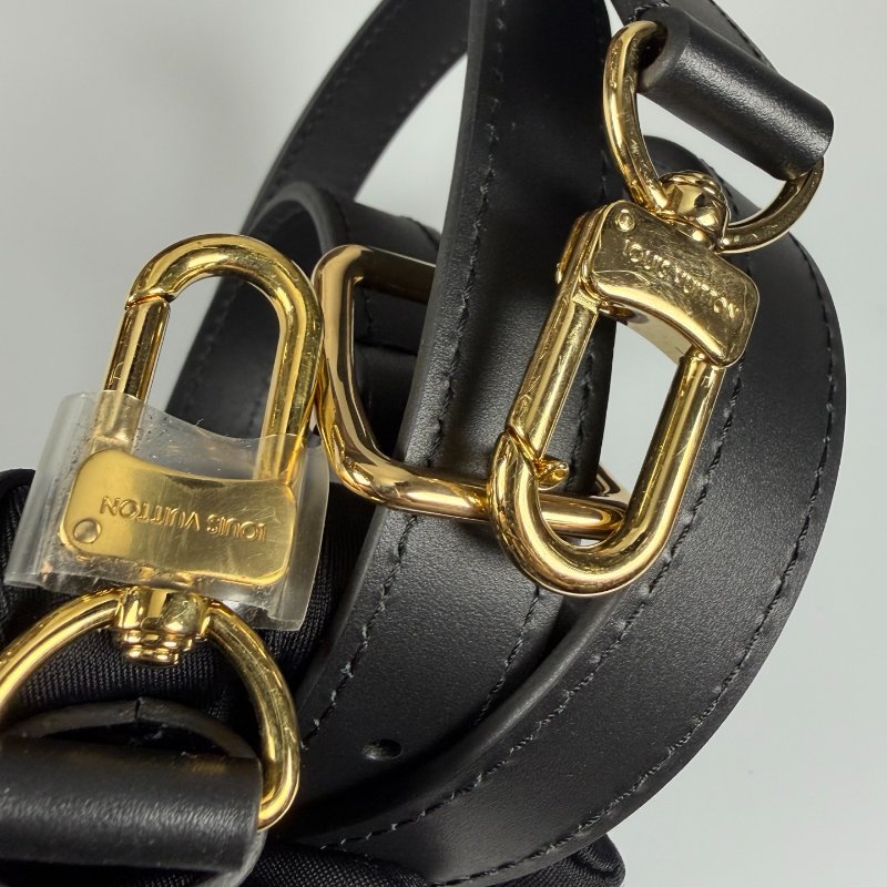 LV 老花拚黑皮革Venus 手提側肩包-8