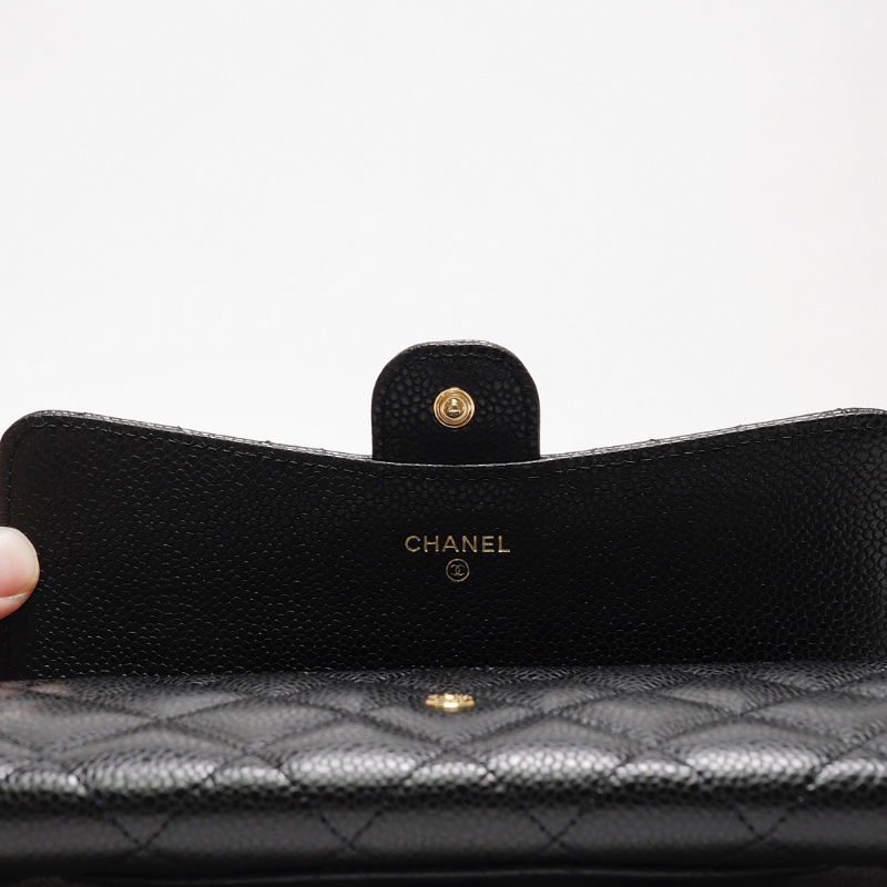 CHANEL 經典金色雙C LOGO菱格粒紋牛皮暗釦長夾-5