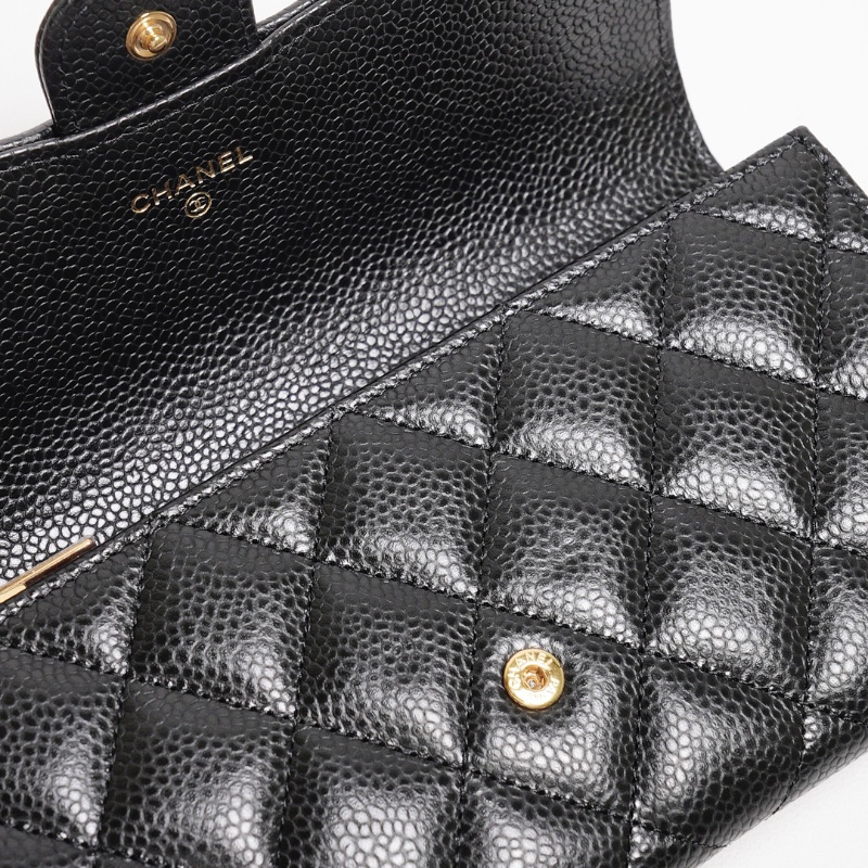 CHANEL 經典金色雙C LOGO菱格粒紋牛皮暗釦長夾-10