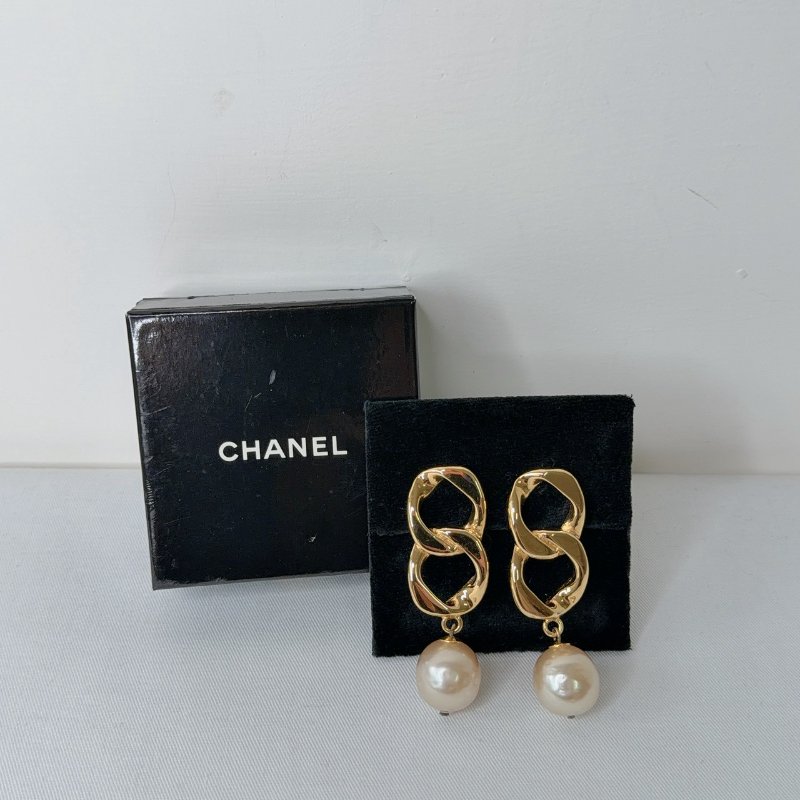CHANEL Vintage老香珍珠夾式耳環-3