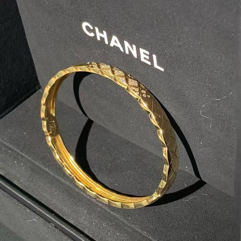 Chanel香奈兒 coco crush寬版黃金半鑽手鐲s碼,2025年2月購入-1