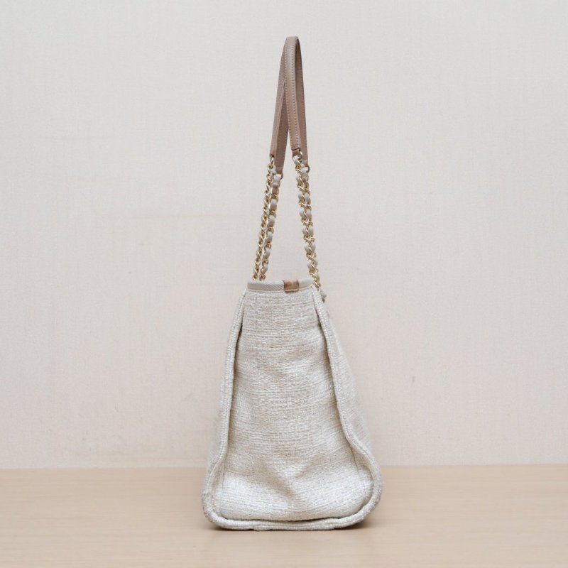 CHANEL 沙灘包大號無手柄款米白色粗花呢25開金扣肩背包-4