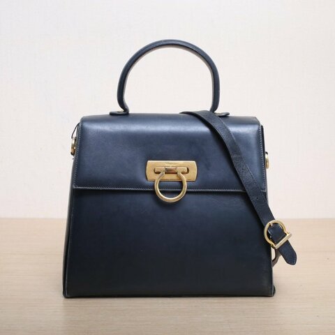 FERRAGAMO 中古Box皮博物館手提斜跨包中號黑色牛皮肩背包