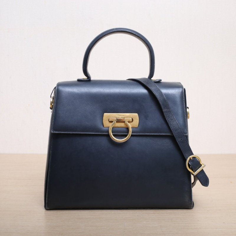 FERRAGAMO 中古Box皮博物館手提斜跨包中號黑色牛皮肩背包-0