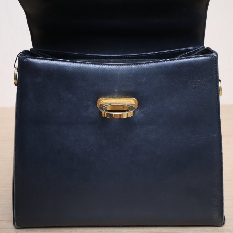 FERRAGAMO 中古Box皮博物館手提斜跨包中號黑色牛皮肩背包-3