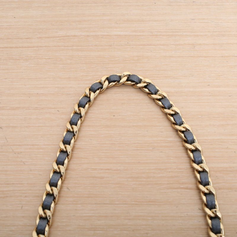 CHANEL 灰色羊皮鐳射標金扣珠光灰24P菱格紋logo字母鏈條Hobo腋下包肩背包-2