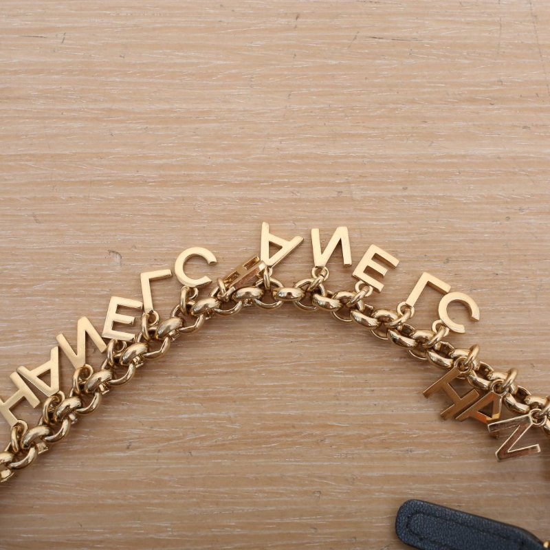 CHANEL 灰色羊皮鐳射標金扣珠光灰24P菱格紋logo字母鏈條Hobo腋下包肩背包-3