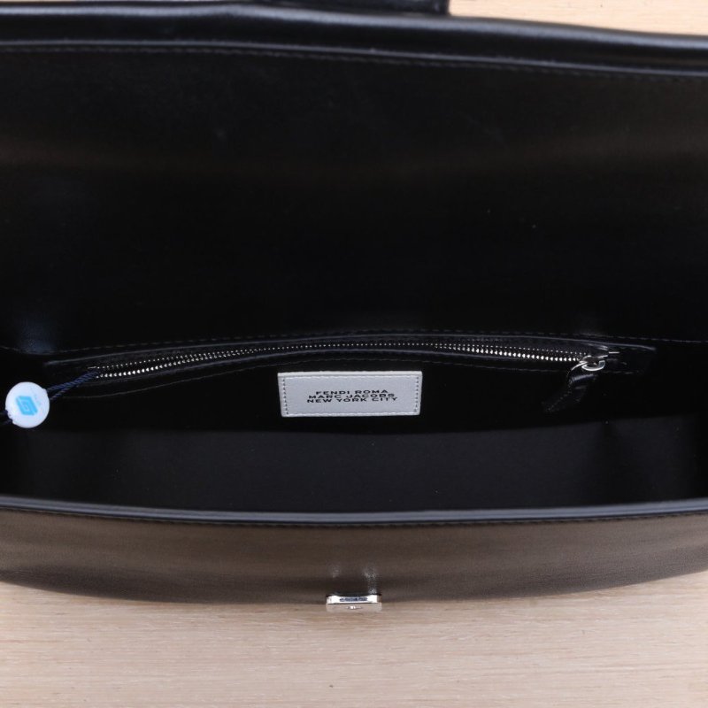 FENDI 黑色牛皮銀扣fendixMJ聯名Baguette字母法棍包肩背包-3