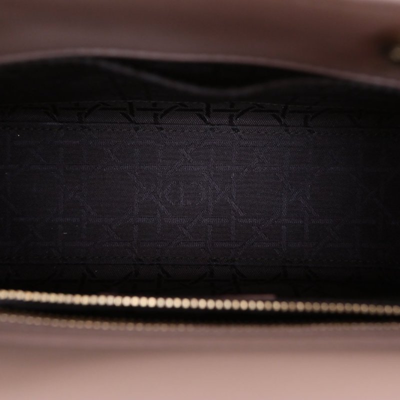 DIOR Lady戴妃包四格徽章肩帶粉色羊皮金扣2017粉棕色肩背包-3