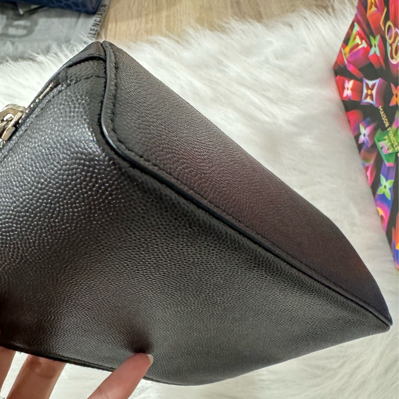 ysl 荔枝牛皮 化妝收納包-5