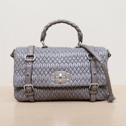MIU MIU 灰色羊皮銀扣褶皺手提郵差包32肩背包
