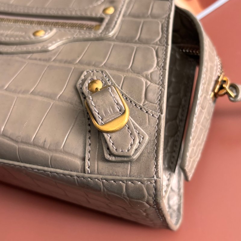 ::BALENCIAGA:: 巴黎世家 牛皮鱷魚壓紋 奶茶色迷你機車包 nano neo city 斜背/側背/手提-11