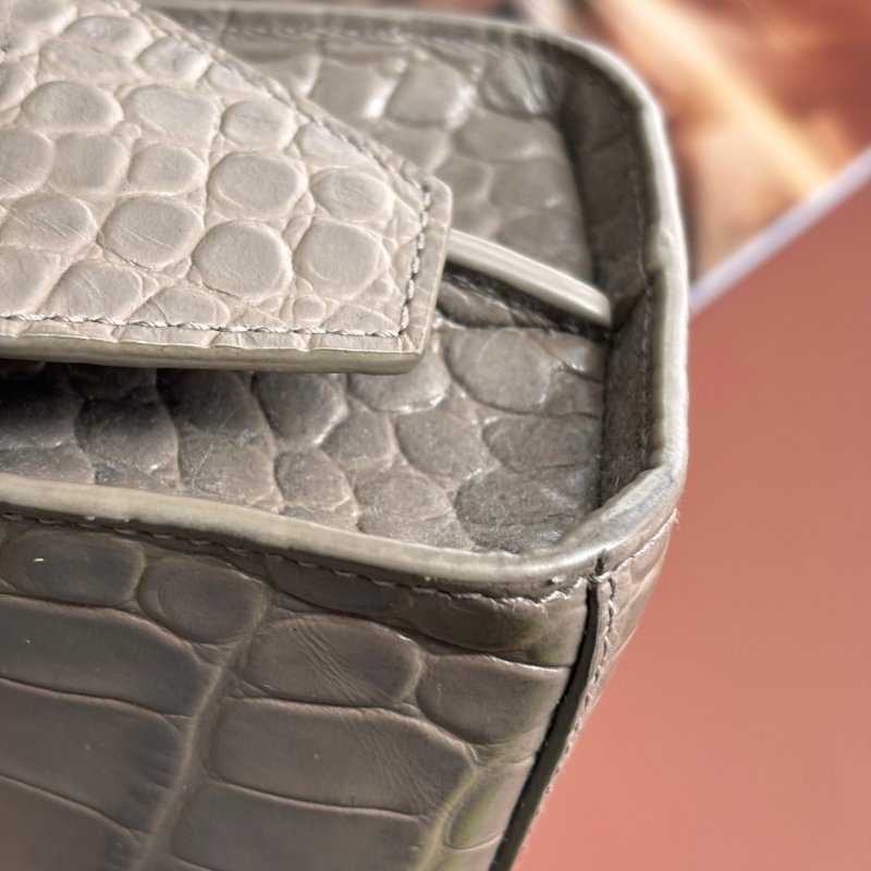 ::BALENCIAGA:: 巴黎世家 牛皮鱷魚壓紋 奶茶色迷你機車包 nano neo city 斜背/側背/手提-18