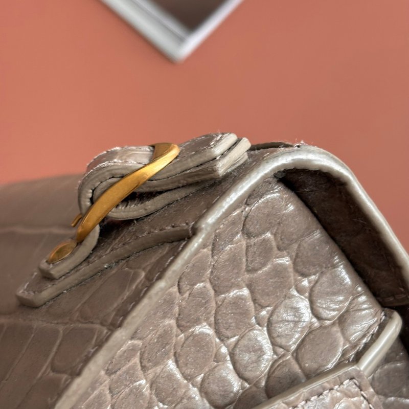 ::BALENCIAGA:: 巴黎世家 牛皮鱷魚壓紋 奶茶色迷你機車包 nano neo city 斜背/側背/手提-19