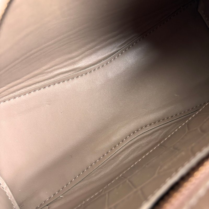 ::BALENCIAGA:: 巴黎世家 牛皮鱷魚壓紋 奶茶色迷你機車包 nano neo city 斜背/側背/手提-25