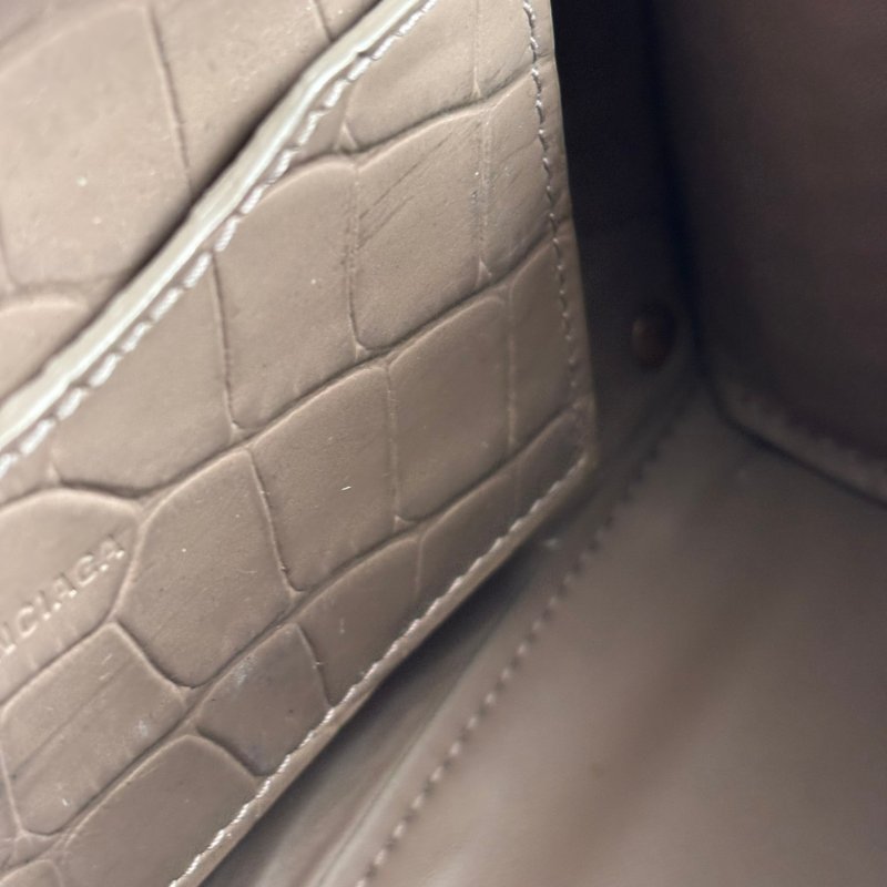 ::BALENCIAGA:: 巴黎世家 牛皮鱷魚壓紋 奶茶色迷你機車包 nano neo city 斜背/側背/手提-29