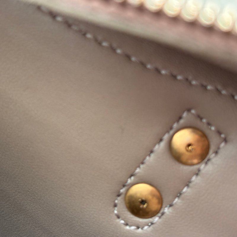 ::BALENCIAGA:: 巴黎世家 牛皮鱷魚壓紋 奶茶色迷你機車包 nano neo city 斜背/側背/手提-31