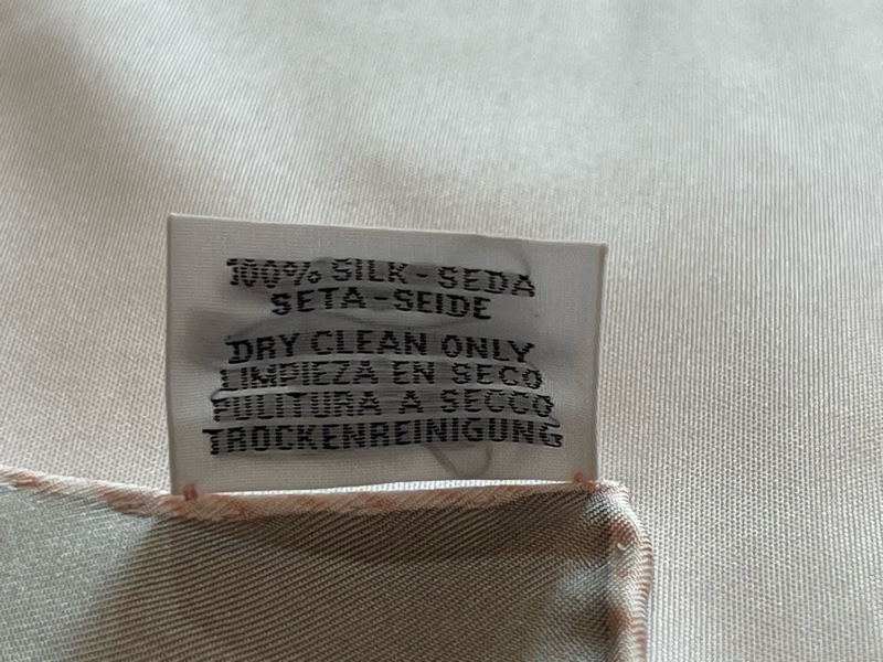 Hermes 愛馬仕灰粉玫瑰大H logo 絲巾 圍巾(全新收藏品)-3