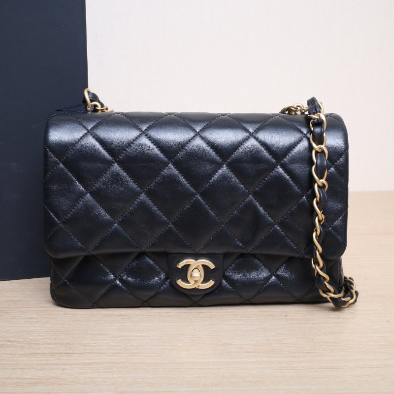 CHANEL 中號26黑色羊皮晶片開金扣金幣單皮穿鏈肩背包-0