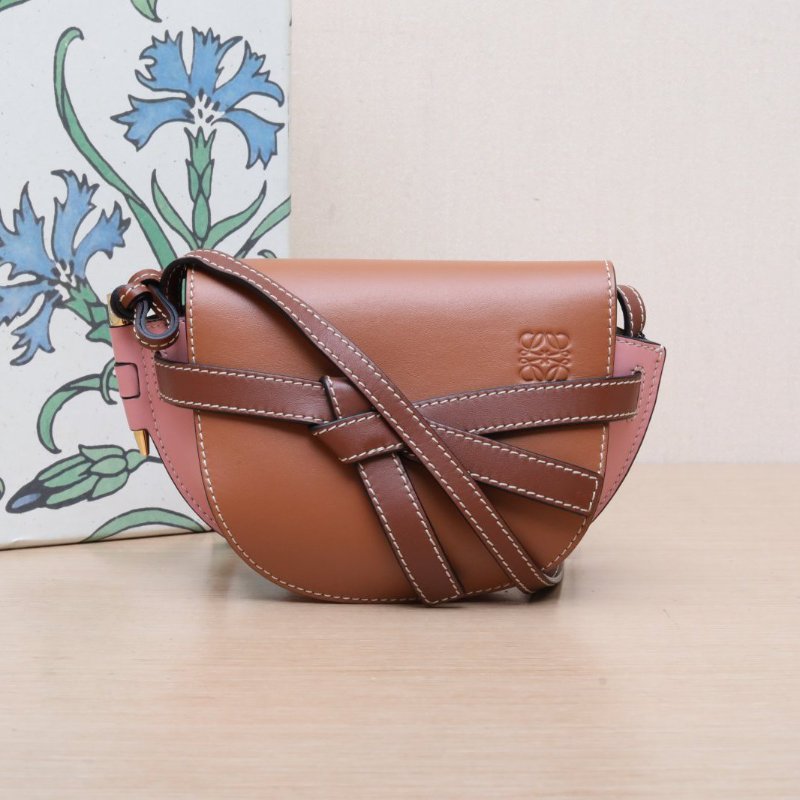 LOEWE Gate馬鞍斜跨包MINI拼色牛皮肩背包-0