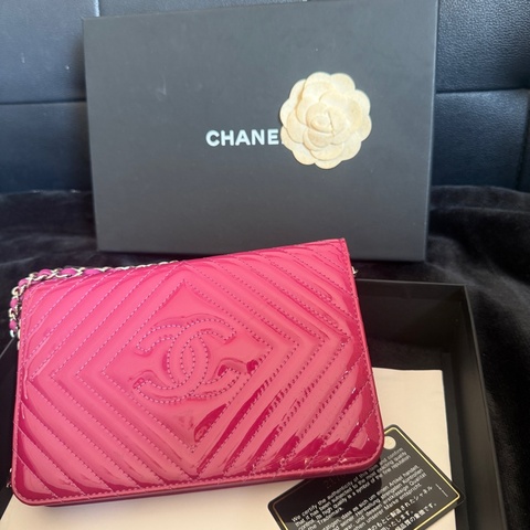 香奈兒 chanel 桃紅 woc 包 漆皮