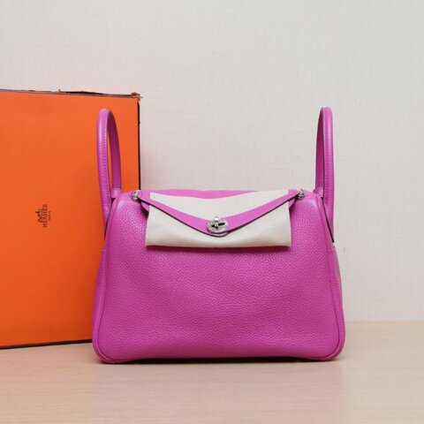 HERMES Lindy309I玉蘭粉TC皮C刻銀扣肩背包