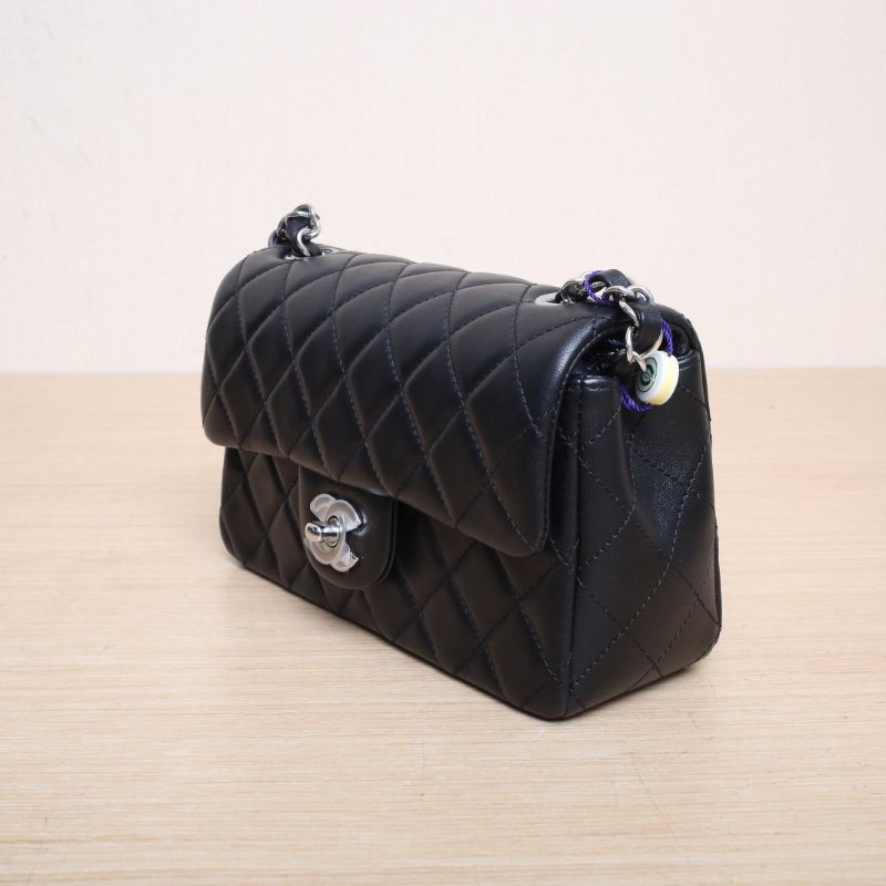 CHANEL CF口蓋包大Mini20黑色羊皮晶片開銀扣肩背包-4