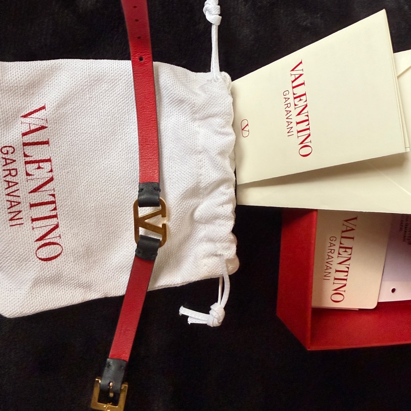 近全新 Valentino 皮手環 經典黑紅 蔡依林-4
