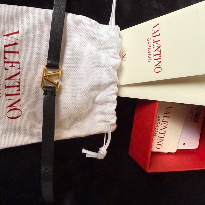 近全新 Valentino 皮手環 經典黑紅 蔡依林-5