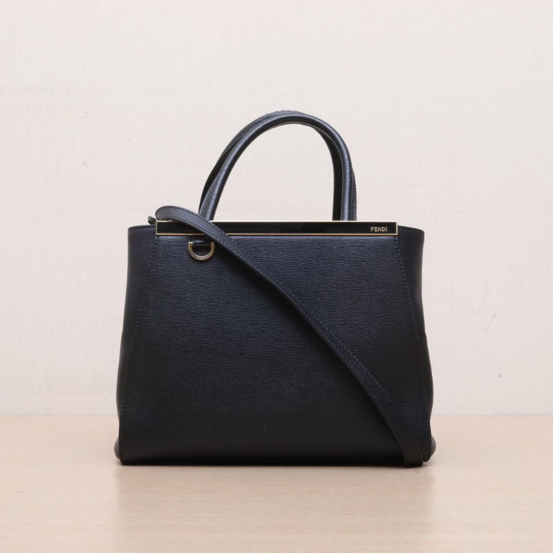 FENDI PETITE2JOURS小號黑色牛皮金扣肩背包-1