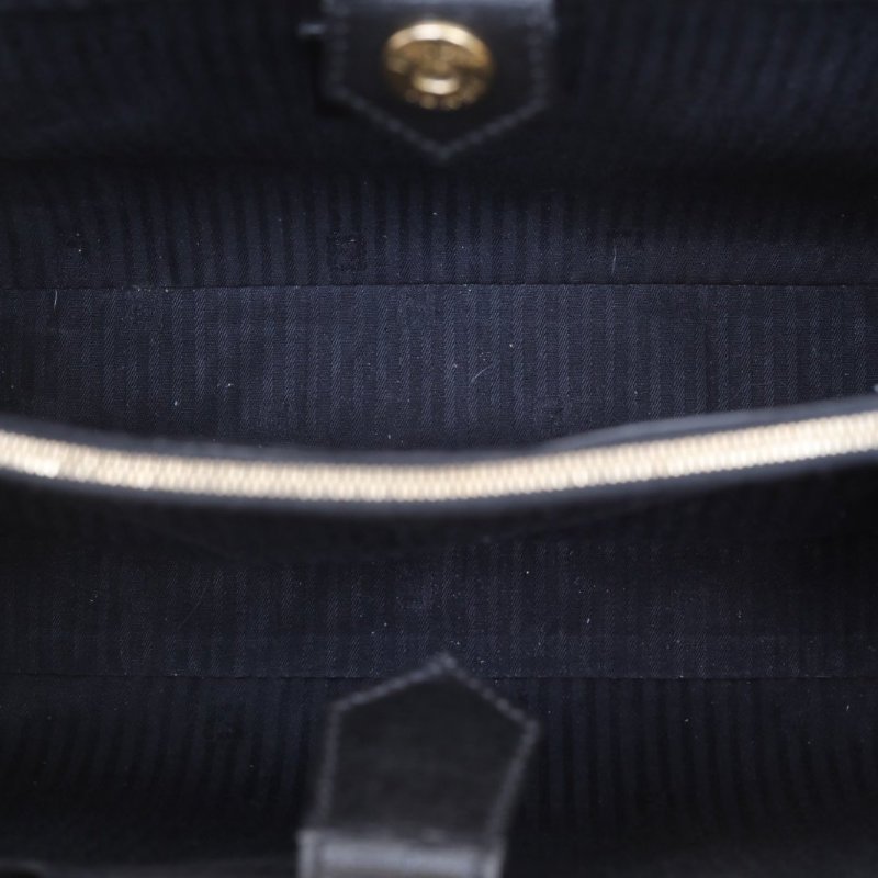 FENDI PETITE2JOURS小號黑色牛皮金扣肩背包-3