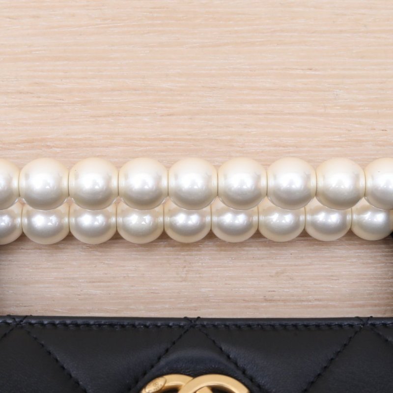 CHANEL 黑色羊皮晶片開金扣25P珍珠手提菱格紋單肩包肩背包-2