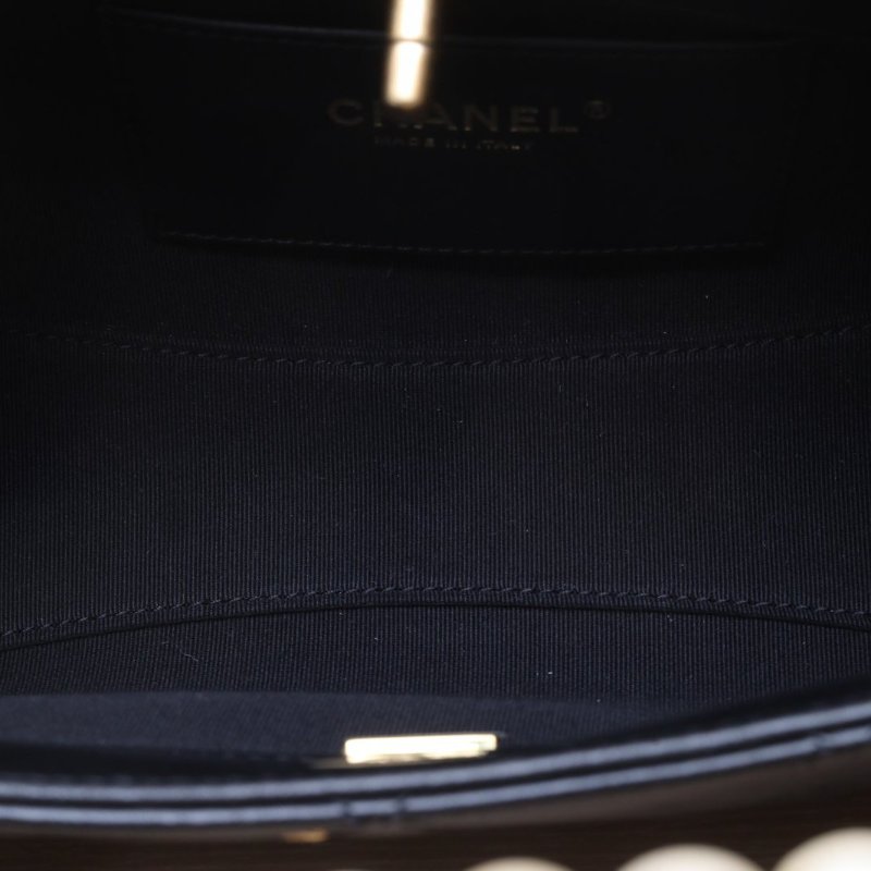 CHANEL 黑色羊皮晶片開金扣25P珍珠手提菱格紋單肩包肩背包-3